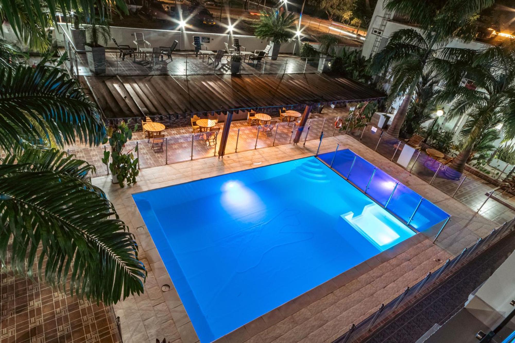 Hotel El Aeropuerto Сан-Хосе-дель-Гуав'яре Екстер'єр фото