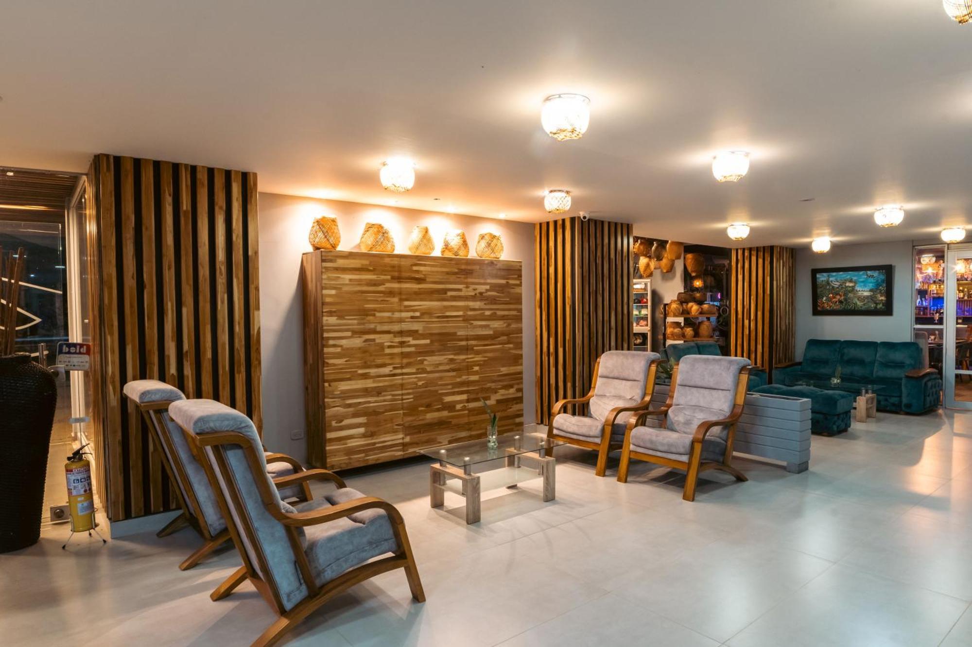 Hotel El Aeropuerto Сан-Хосе-дель-Гуав'яре Екстер'єр фото