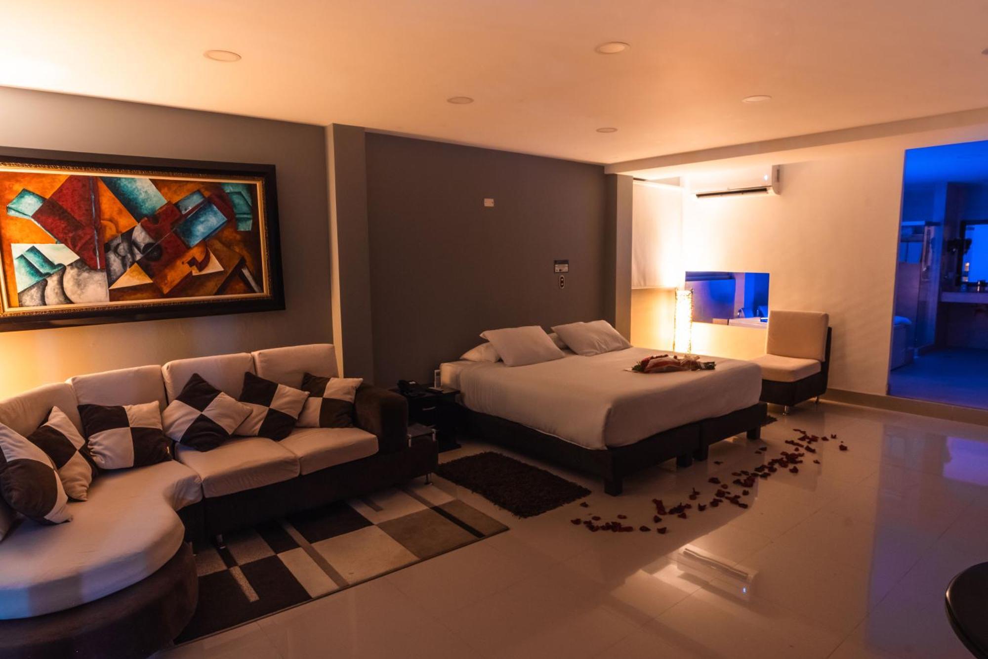 Hotel El Aeropuerto Сан-Хосе-дель-Гуав'яре Екстер'єр фото